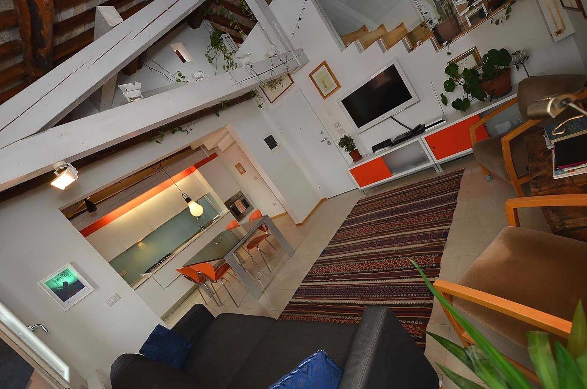 Dandolo-Terrace Apartment เวนิส ภายนอก รูปภาพ